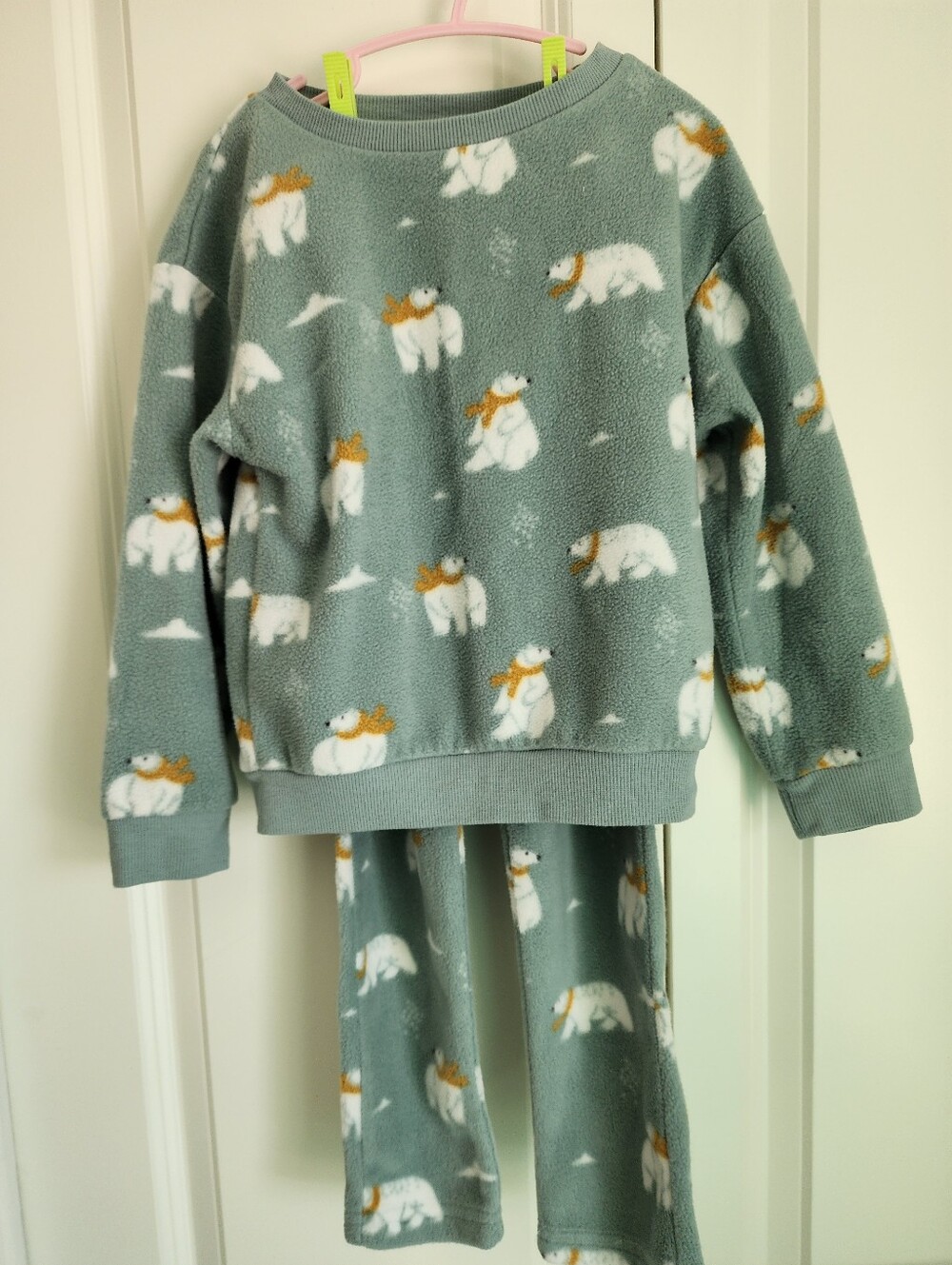 2/$20 Kiabi Gender Neutral Fleece Polar Bear Pajamas - Sz 5